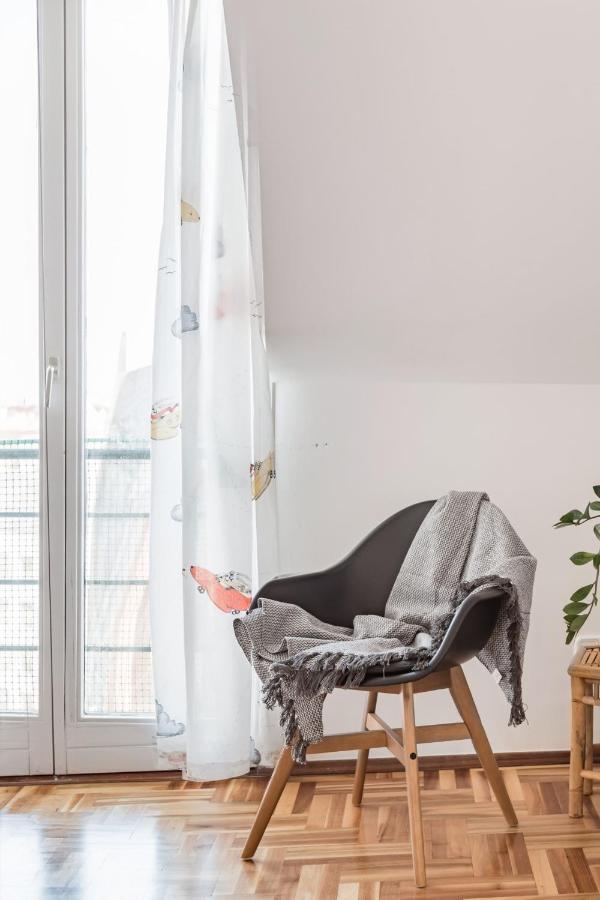 Relax Into Loft Living At A Light-Filled City Escape Budapest Exterior foto