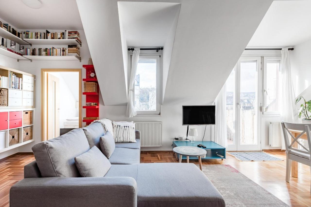 Relax Into Loft Living At A Light-Filled City Escape Budapest Exterior foto