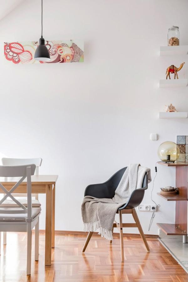 Relax Into Loft Living At A Light-Filled City Escape Budapest Exterior foto